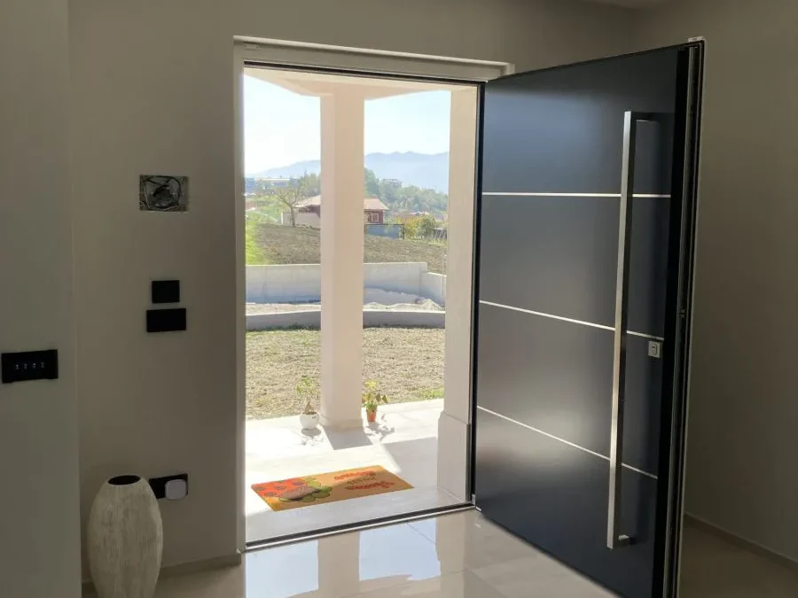 Sicurezza e isolamento: perché una buona porta d’ingresso migliora il comfort